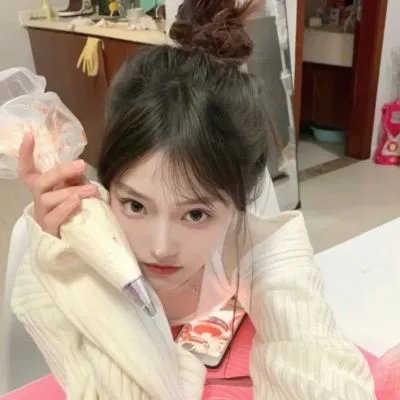 一个叫小小船的男孩